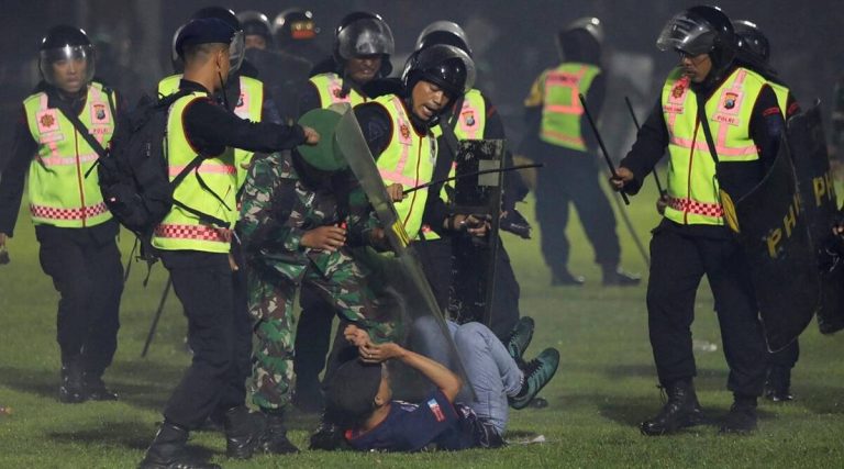 Indonesia_Soccer_Incident_82109